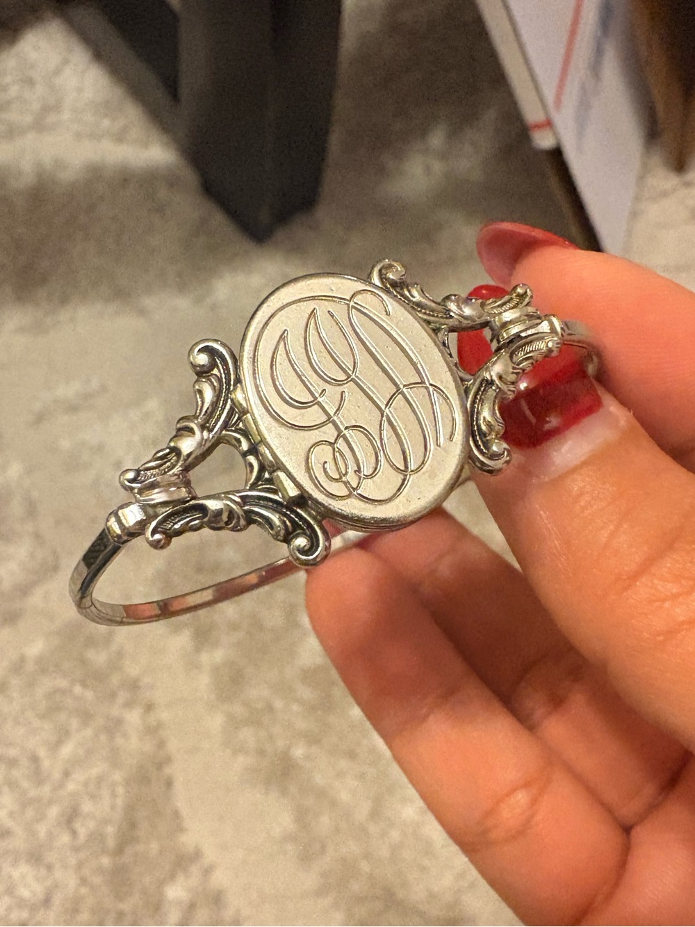 Avon Yesterday's Memories Silver Tone Locket Bracelet - Vintage 1978